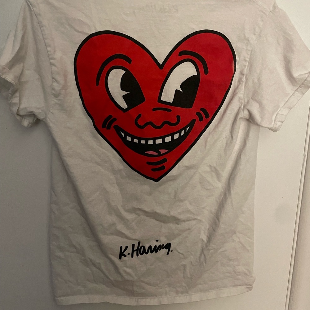 size small keith haring heart shirt